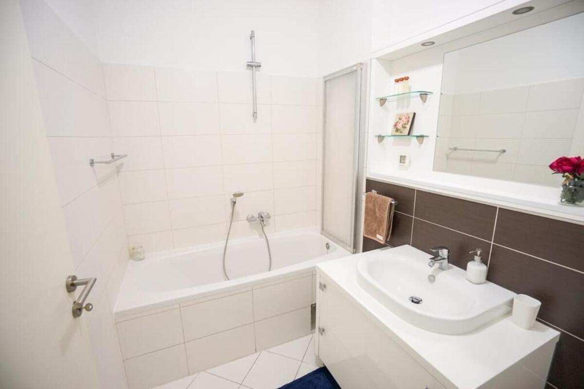 Apartment Zara White Екстер'єр фото